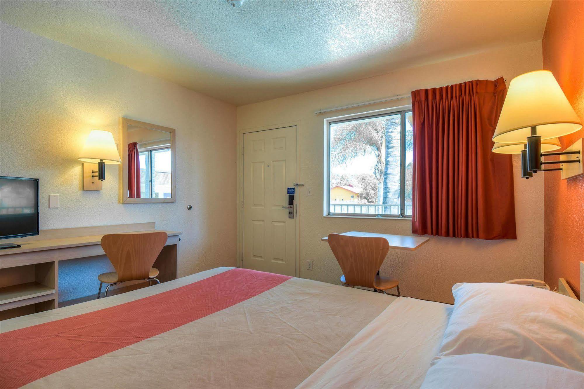 Motel 6-Jurupa Valley, Ca - Riverside West Exterior photo